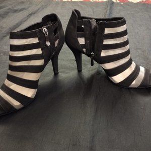 Sasha Lottini black Heals boots - Size 8.5 NWOT